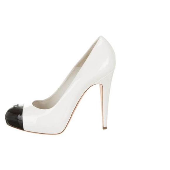 CHANEL White/Black Classic Patent Platform Pumps - Picture 1 of 6
